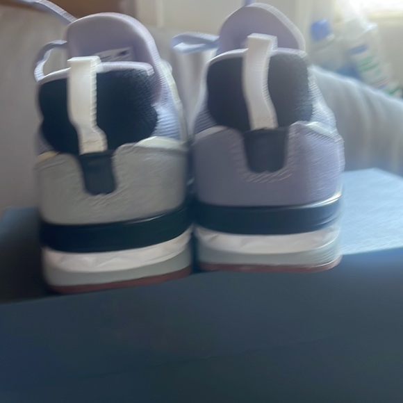 New Balance sneaker u.s.a. size5 new and in box - Picture 5 of 7